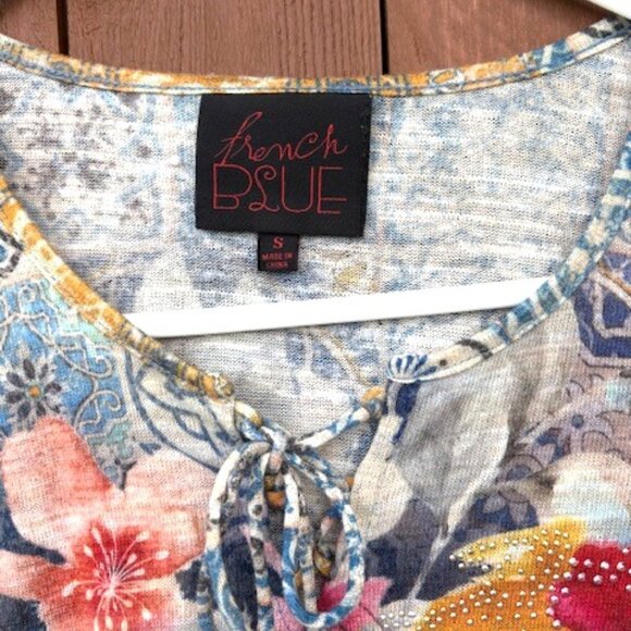 french BLUE Floral decorative top PONCHO Tie front POMPOM edging Sz S preowned - Picture 3 of 8